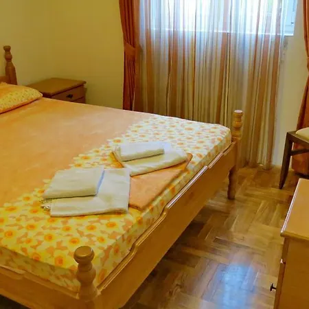 Val Apartman *